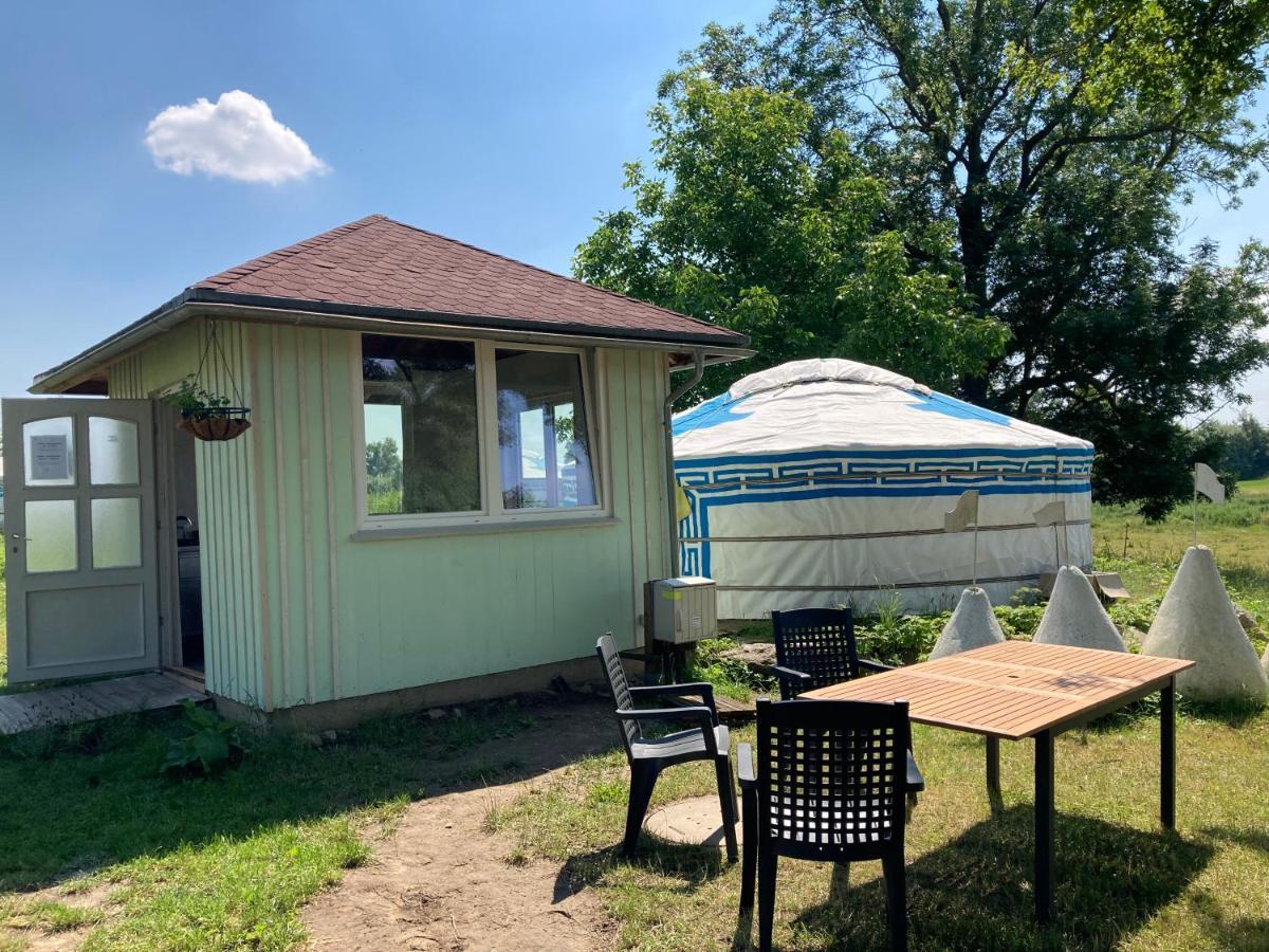 Luxury tent Mongolische Jurte Im Art.quartier Velgast